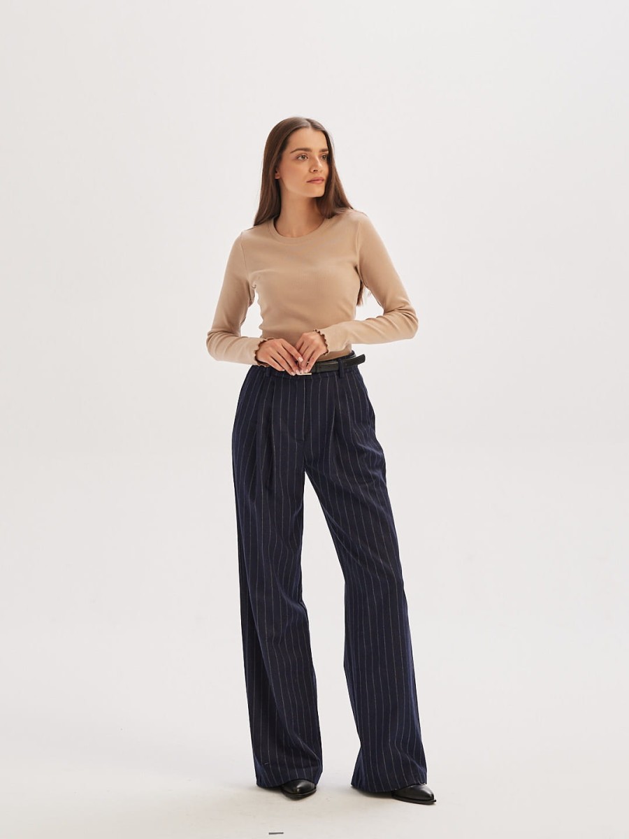 Spodnie business casual damskie LAUREN granatowe z wełny z wysokim stanem, pionowym prążkiem oraz eleganckim krojem premium marki MAFFEI.