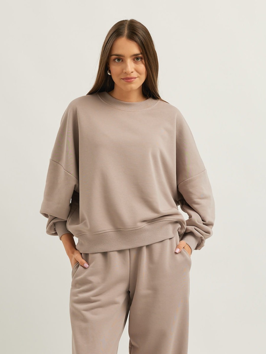 Bluza oversize CHILL z przodu w zbliżeniu, alpaca, z okrągłym dekoltem, długimi rękawami i miękką bawełnianą dzianiną marki MAFFEI.
